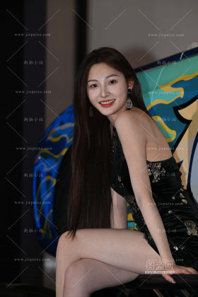 玉腿美足美人儿-小雨滴