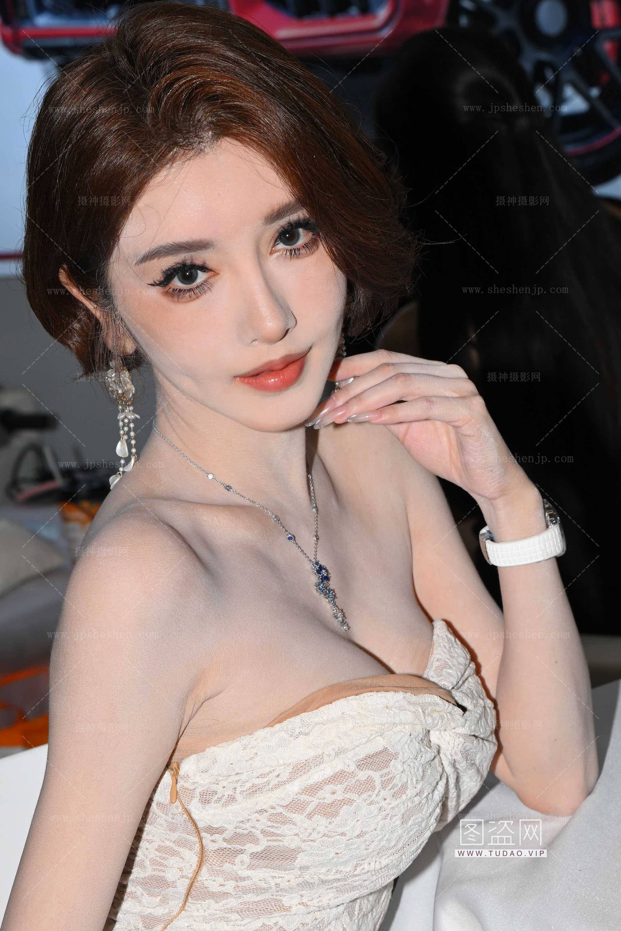 215917zvy9f02zfiyhxya0.jpg