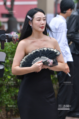 裹胸黑裙凉拖 250910-105