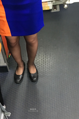 机上拍摄-小众航空九元和青岛-九元鞋子是尖头有特色-稀缺