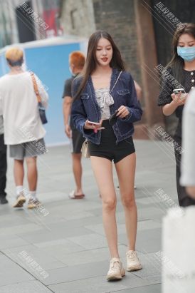 【J4036】热裤大长腿美女 真迷人