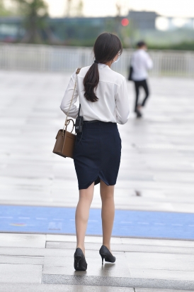 20731-8+81等着你下班