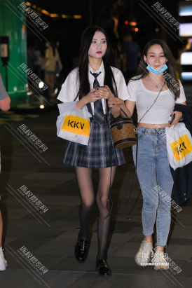 【J4375】短裙黑丝妹子