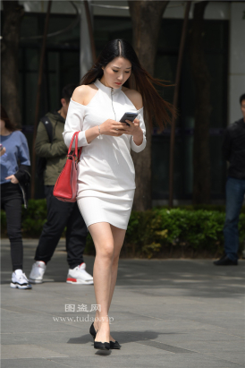 编码2055白色紧身包臀裙