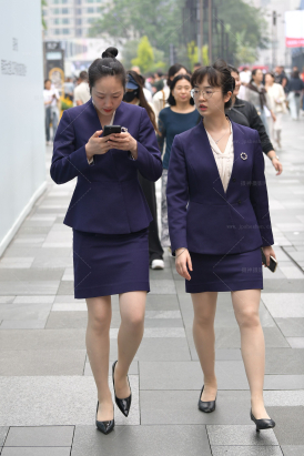 24510-1=75√俩肉丝通勤装女同事