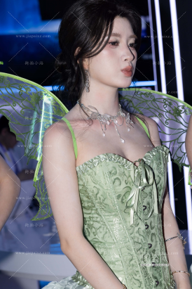华星光电顶美女神BB酱美胸玉足(两天造型)