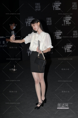 OL包臀裙肉丝小仙女 【图片➕视频】