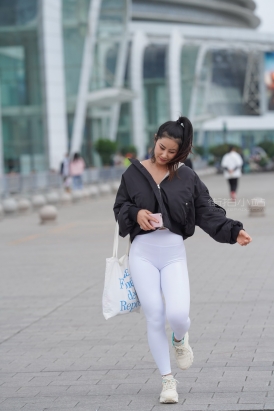 EVA街拍作品★白色紧身瑜伽裤 【套图+视频】