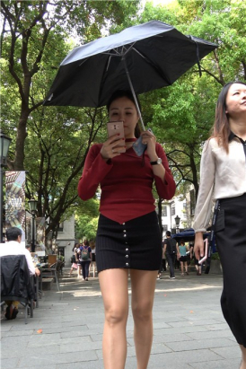 性感红高跟街拍丝袜包臀裙大美女 [1.56 GB]