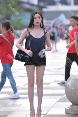 【J3955】纯天然的大长腿热裤小姐姐