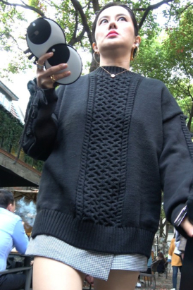 4k-街拍黑色系的两位性感美女 [1.00 GB]