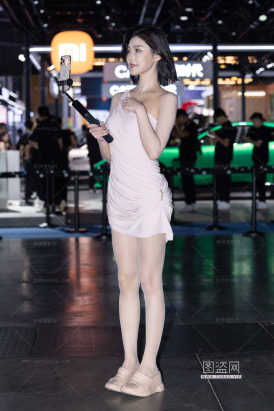 LB411-119P 成都车展-粉裙程儿女神肉丝美腿拖鞋篇