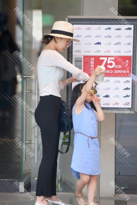 【J0393】紧身裤少妇