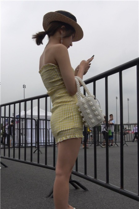 4K黄色吊带裙漂亮MM [1.80 GB]