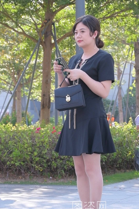 2542sp2f18√丝袜高跟韵味轻熟，原视频2分18秒