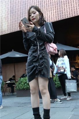 街拍性感贵妇 [1.20 GB/MP4]