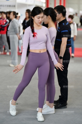 ★双姊妹紧身美女