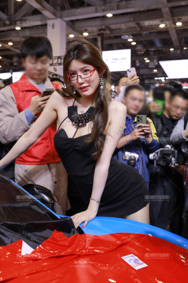 GT乌苏性感黑包臀裙