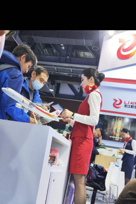 4k视频龙江航空空姐长相大气端庄黑丝高挑美腿