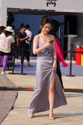 抹胸美女