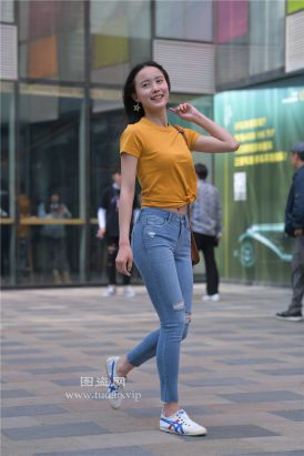 编码1810紧牛甜美小姐姐