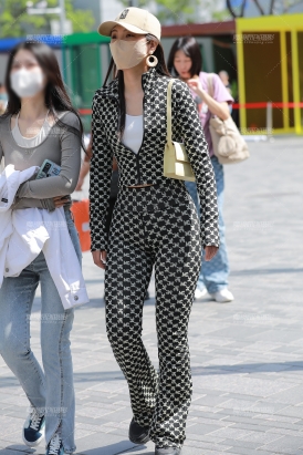 【玻璃街拍】MC