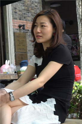 4K 下午茶的气质连衣裙美腿街拍美女