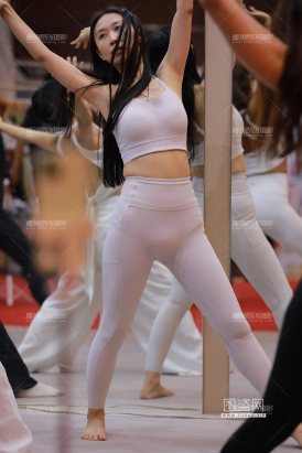 性感白色瑜伽裤