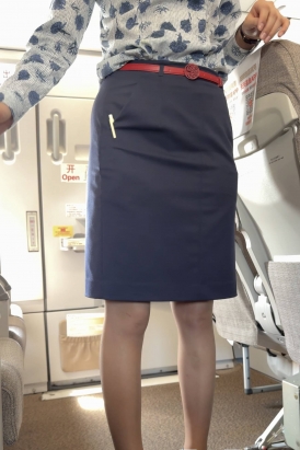 东航空姐青花瓷制服咖丝客舱过道迎宾翘臀美腿