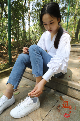 编码0522蓝色紧牛短肉丝美脚