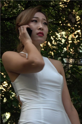 4k超清，街拍婉约大方长裙丰臀颜值甜美女神 [2.42 GB]