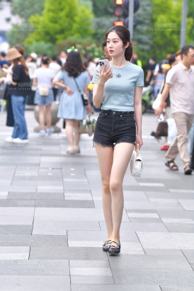 清秀热裤美女 24-06-18-59P2