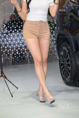 美腿车模