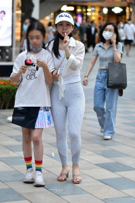 ★漫步瑜伽裤美女★