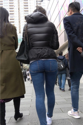 4K 极品紧身街拍牛仔苹果臀美女姐姐 [1.89 GB]