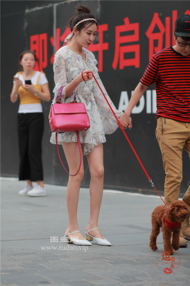 编码2367热裤美腿凉拖