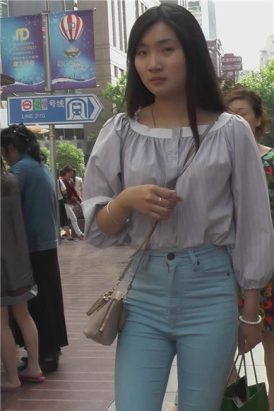 文静小清新美眉，温柔甜美，谁不想要这样一个女友 [2.69 GB]