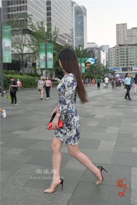 编码2372紧身包臀裙短凉高韵味