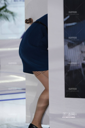 25空姐展会-漂亮的丝袜光泽居然还有惊喜长筒吊带袜边