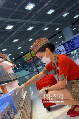 空乘购物时的性感美臀