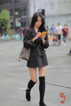 编码2376西装美腿长靴