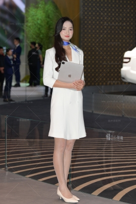 231119-3=49√优雅知性，肉丝美腿销售员～