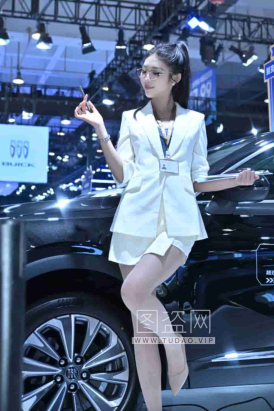 2025青岛车展别克模特  极品身材肉丝美腿