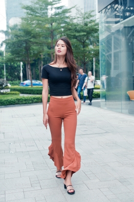 【御风行者模拍作品】紧身霓虹喇叭裤美女【套图+视频】