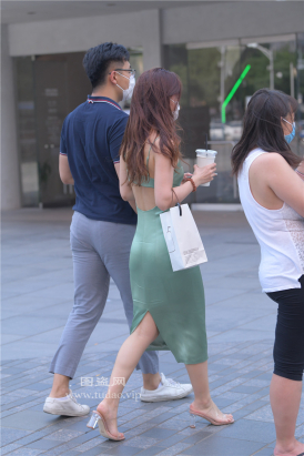 编码1812紧身包臀裙美背