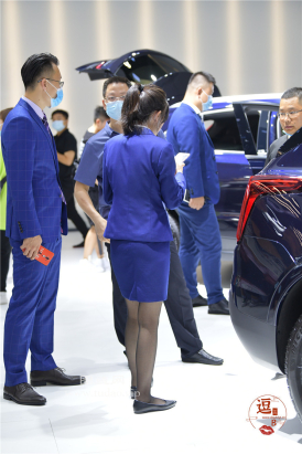 编码2351黑丝职业装