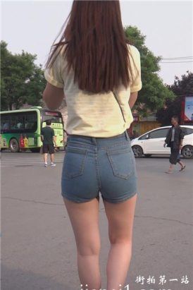 街拍青春活力牛仔热裤极品美臀学生妹 [1.31 GB]