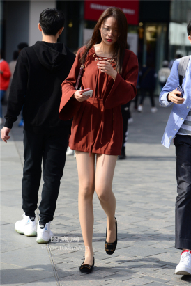 编码2106肉丝美腿短裤