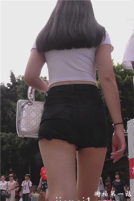 街拍性感美臀高腰短裤俩姐妹 [1.02 GB]